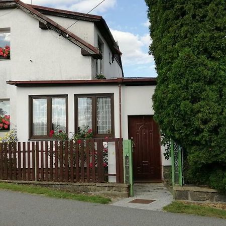 Dvougeneracni Dum Se Zahradou Apartment Vimperk Exterior foto