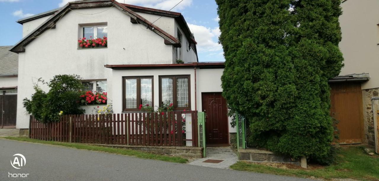 Dvougeneracni Dum Se Zahradou Apartment Vimperk Exterior foto